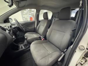 Toyota Etios hatch 1.5 Xi - Image 7