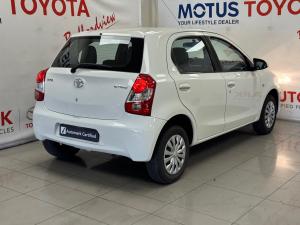 Toyota Etios hatch 1.5 Xi - Image 2