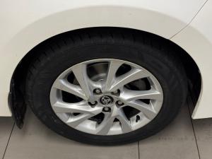 Toyota Corolla 1.6 Prestige auto - Image 19