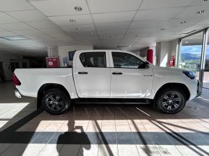 Toyota Hilux 2.4GD-6 double cab Raider manual - Image 3