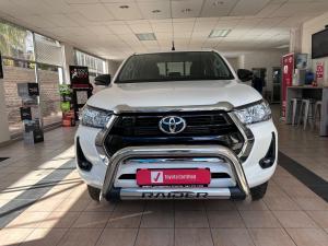 Toyota Hilux 2.4GD-6 double cab Raider manual - Image 4