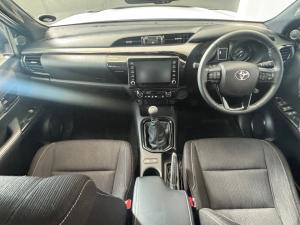 Toyota Hilux 2.8GD-6 double cab Legend manual - Image 6