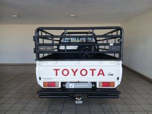 Toyota Land Cruiser 79 2.8GD-6 single cab auto - Image 5