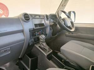 Toyota Land Cruiser 79 2.8GD-6 single cab auto - Image 7