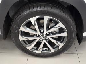 Toyota Corolla Cross 1.8 Hybrid XR - Image 17