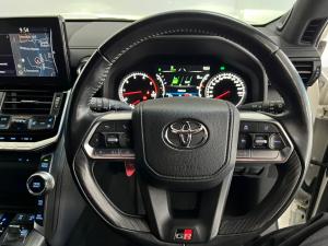 Toyota Land Cruiser 300 3.3D GR-Sport - Image 8