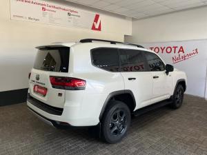 Toyota Land Cruiser 300 3.3D GR-Sport - Image 2