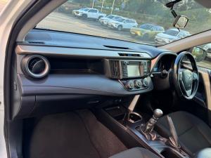 Toyota RAV4 2.0 GX - Image 7