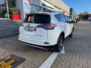 Toyota RAV4 2.0 GX - Image 2