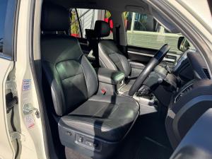 Toyota Land Cruiser 200 4.5D-4D V8 VX-R - Image 16