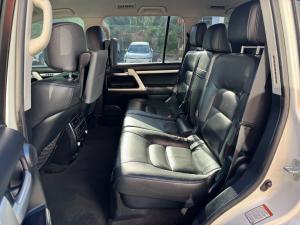 Toyota Land Cruiser 200 4.5D-4D V8 VX-R - Image 17