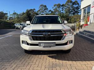 Toyota Land Cruiser 200 4.5D-4D V8 VX-R - Image 4