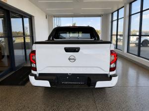 Nissan Navara 2.5DDTI LE/LE Plus automatic D/C - Image 5