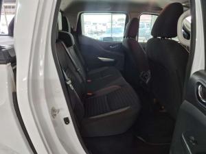 Nissan Navara 2.5DDTI SE automatic D/C - Image 10