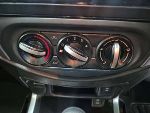Nissan Navara 2.5DDTI SE automatic D/C - Image 17