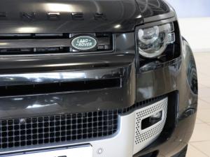 Land Rover Defender 110 D300 SE - Image 13