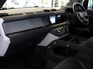 Land Rover Defender 110 D300 SE - Image 16
