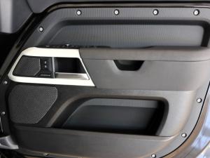 Land Rover Defender 110 D300 SE - Image 26