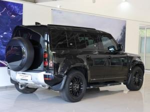 Land Rover Defender 110 D300 SE - Image 6