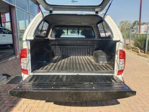 Nissan Navara 2.5DDTi double cab SE auto - Image 11