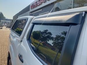 Nissan Navara 2.5DDTi double cab SE auto - Image 12