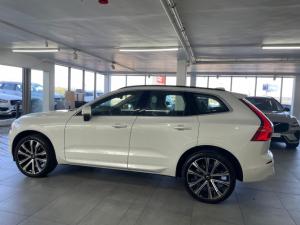 Volvo XC60 B5 AWD Ultimate Dark - Image 16