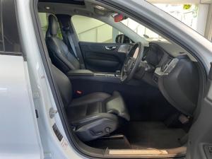 Volvo XC60 B5 AWD Ultimate Dark - Image 19