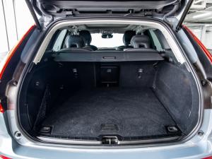 Volvo XC60 B5 AWD Essential - Image 14