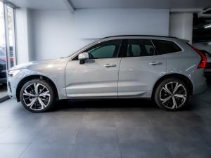 Volvo XC60 B5 AWD Essential - Image 3