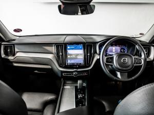 Volvo XC60 B5 AWD Essential - Image 6