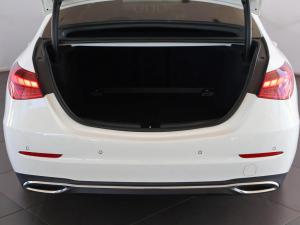 Mercedes-Benz C-Class C200 Avantgarde - Image 14
