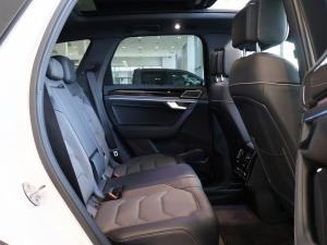 Volkswagen Touareg V6 TDI R-Line Final Edition - Image 17