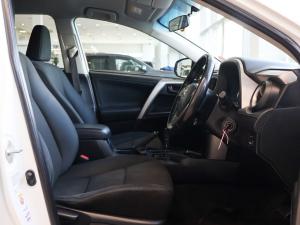 Toyota RAV4 2.0 GX auto - Image 10