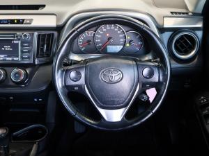 Toyota RAV4 2.0 GX auto - Image 12