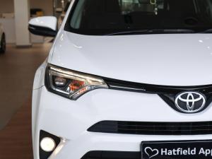 Toyota RAV4 2.0 GX auto - Image 3