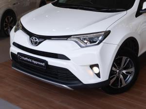 Toyota RAV4 2.0 GX auto - Image 4