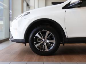 Toyota RAV4 2.0 GX auto - Image 6