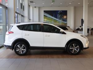 Toyota RAV4 2.0 GX auto - Image 8
