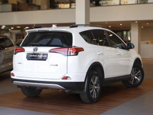 Toyota RAV4 2.0 GX auto - Image 9