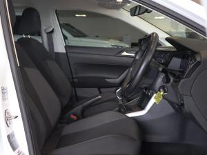Volkswagen Polo hatch 1.0TSI Life manual - Image 15