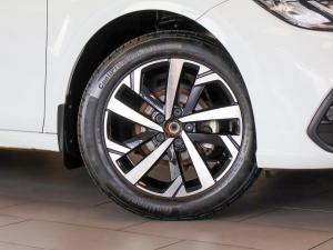 Volkswagen Polo hatch 1.0TSI Life manual - Image 5