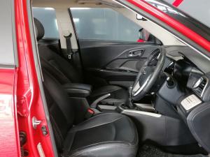 Mahindra XUV300 1.5TD W8 - Image 17