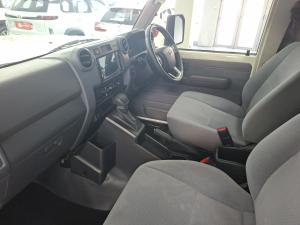 Toyota Land Cruiser 79 2.8GD-6 single cab auto - Image 7