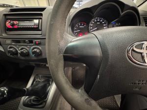 Toyota Hilux 2.5D-4D S - Image 9