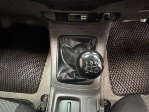 Toyota Hilux 2.5D-4D S - Image 11