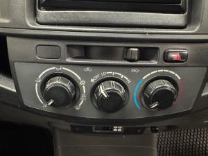 Toyota Hilux 2.5D-4D S - Image 14
