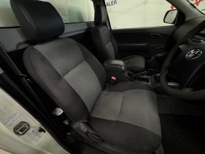 Toyota Hilux 2.5D-4D S - Image 15