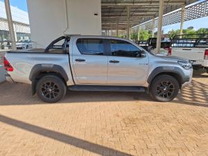 Toyota Hilux 2.8GD-6 double cab 4x4 Legend auto - Image 3