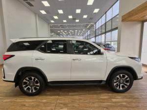 Toyota Fortuner 2.4GD-6 4x4 - Image 3