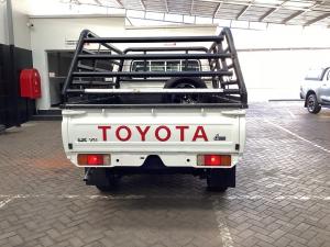 Toyota Land Cruiser 79 4.5D-4D LX V8 single cab - Image 5